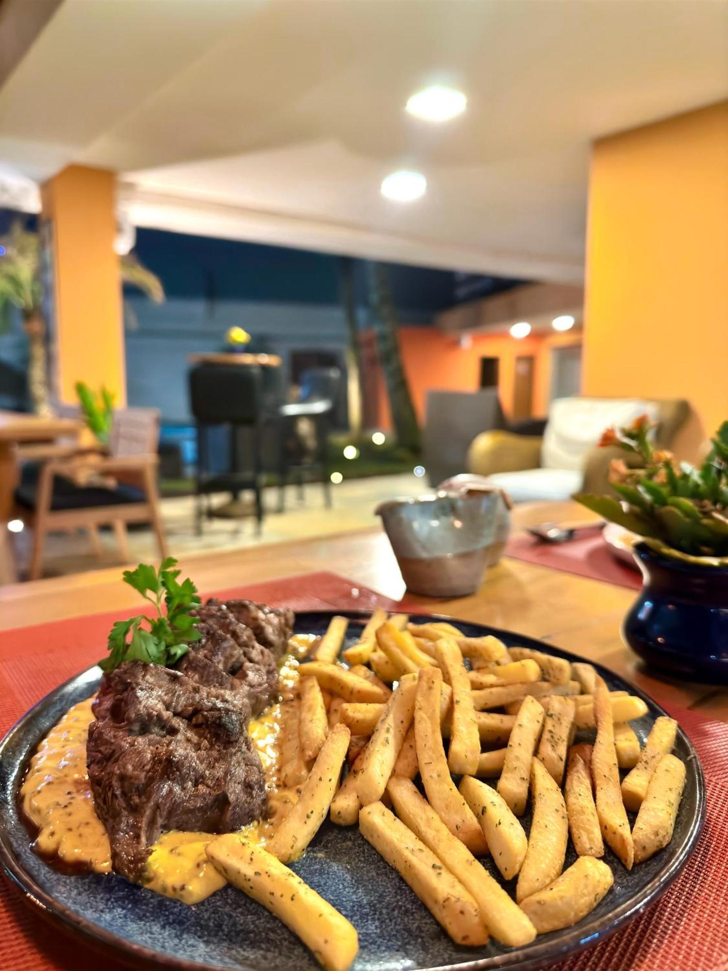 Luna Hotel Boutique - Frente A Praia Guarujá Eksteriør billede